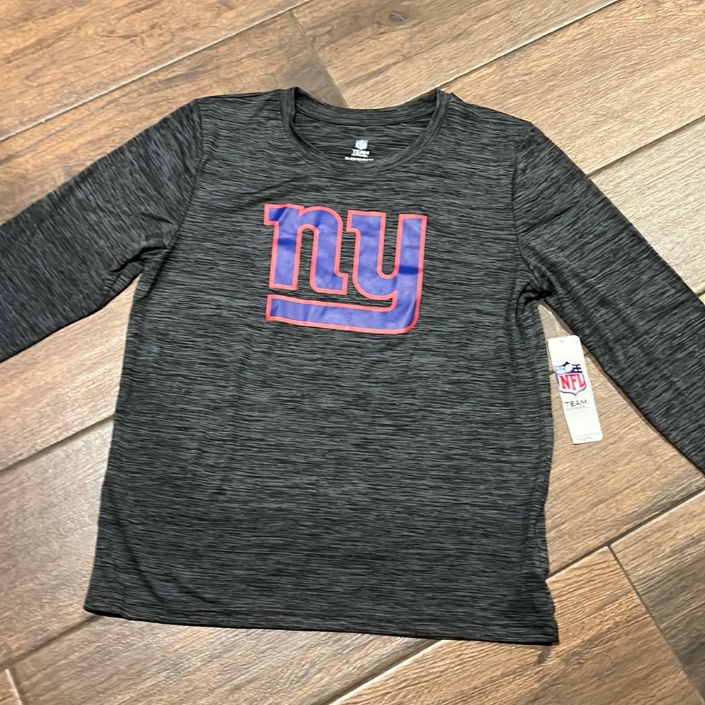 NFL Team Apparel boys XL. Giants long sleeve t-shirt